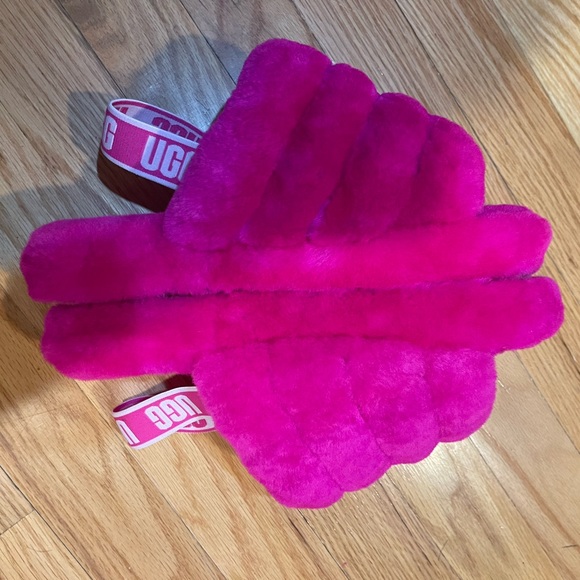 UGG k fluff yeah slides slippers Barbie pink color - Picture 6 of 9
